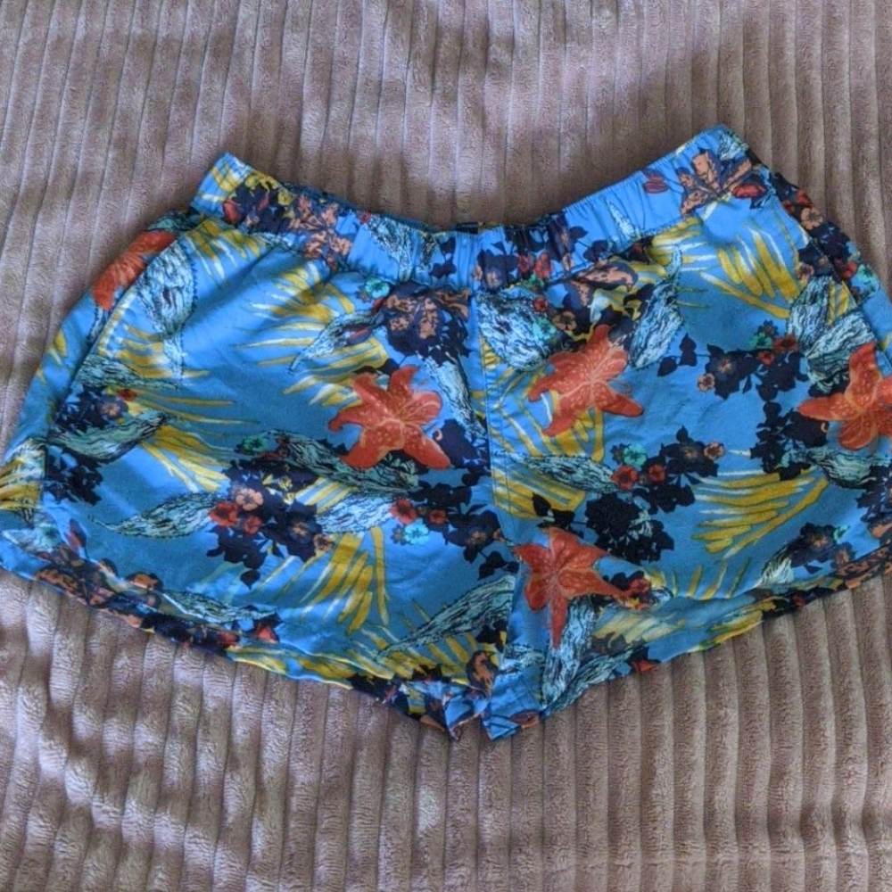 Patagonia barely baggies szS (blue/flowers)